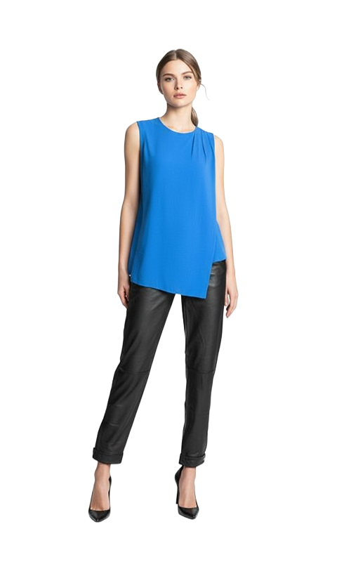 Top mit ausgestelltem Detail