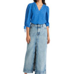 Bluse mit Schulteransammlung