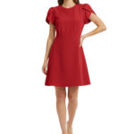 Kleid mit kurzen Ärmeln