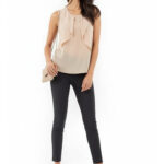 Bluse mit angesetztem Volant