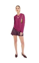 2793 - Bluse mit dekorativem Ausschnitt