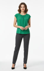 Leinenbluse mit gerafftem Ausschnitt